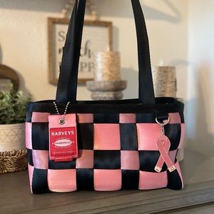 Harvey’s Seatbelt Bag Breast Cancer